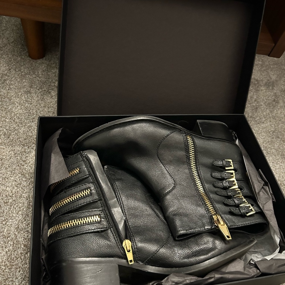 Dolce Vita Black Ankle Boot